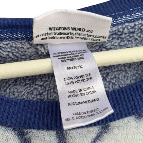 Harry Potter Sweater M Fleece Soft Fuzzy Crew Neck Lounge Top - Picture 13 of 14